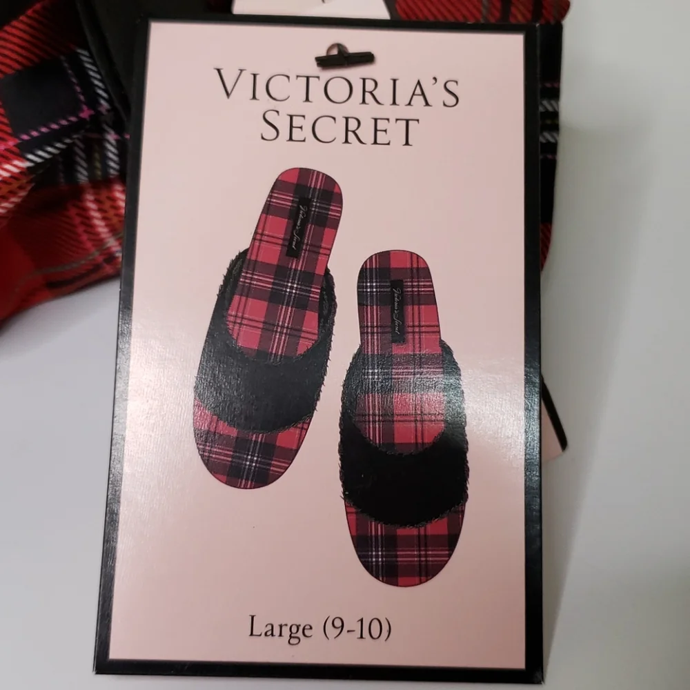 🆕️Victoria's Secret Signature Satin Slippers - Picture 6 of 12